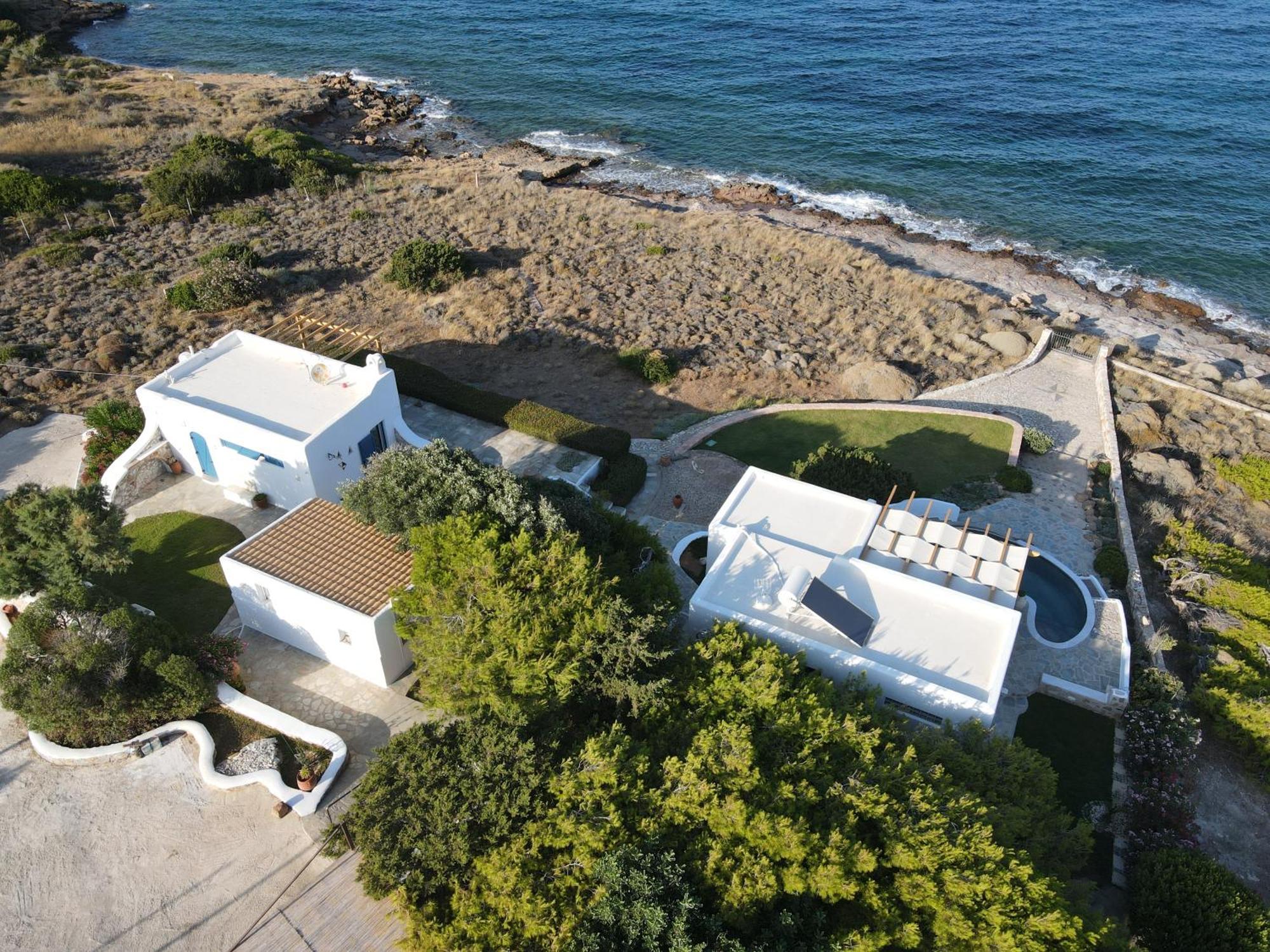 Seafront Polyxene Apartment